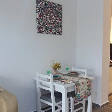 Perla 6 - 80 Mt From The Sea Apartment Golem (Tirana)
